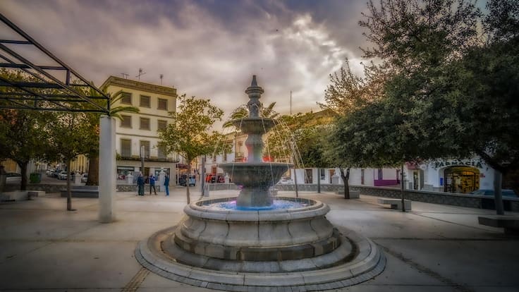 De Extremadura a Sevilla: aficionados de la Real Sociedad se organizan para viajar juntos a la final