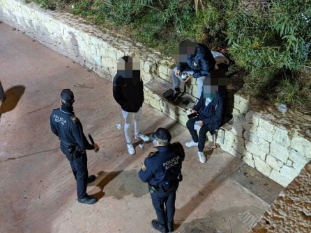 La Policía Local de Alicante interviene en un botellón