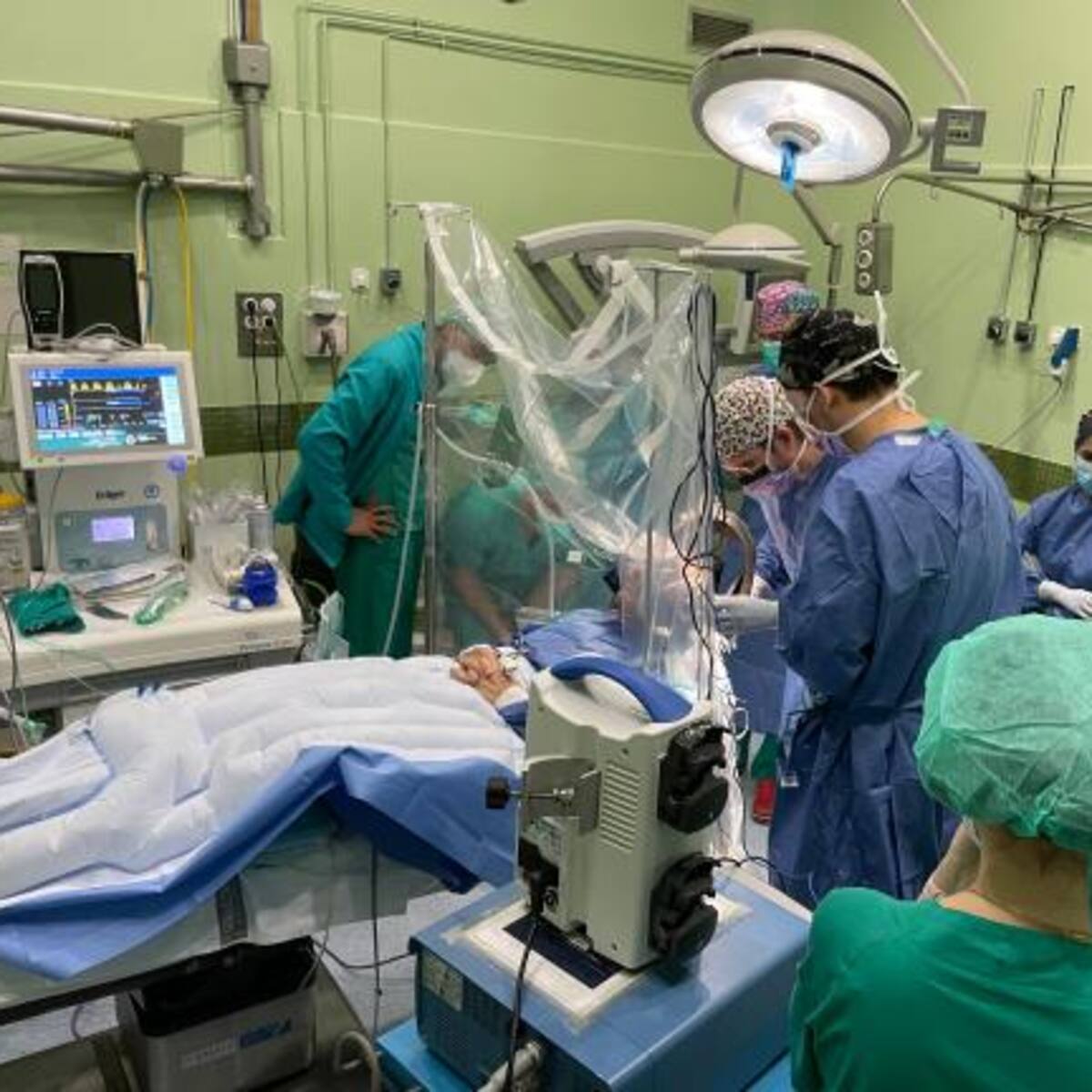 El Hospital General de Elche atiende a 900 pacientes con la enfermedad de Párkinson