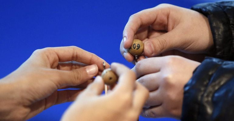 Varios de los niños ensayan días antes de la celebración del Sorteo.