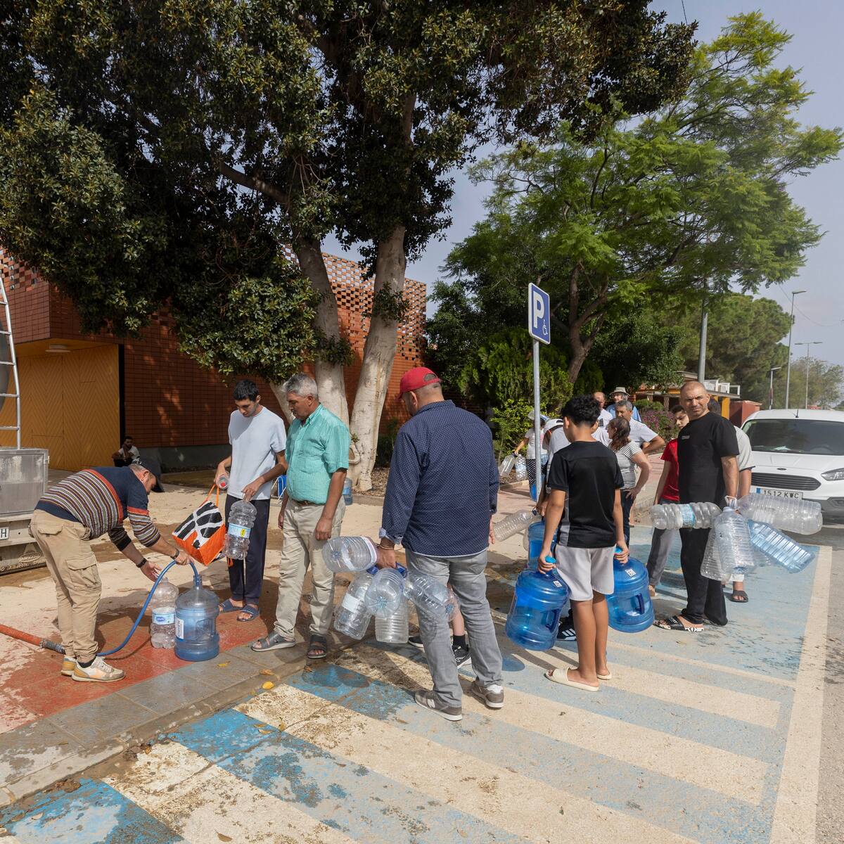 Crisis del agua en Torre Pacheco: 19.000 vecinos entre cortes, turbidez y cloro excesivo