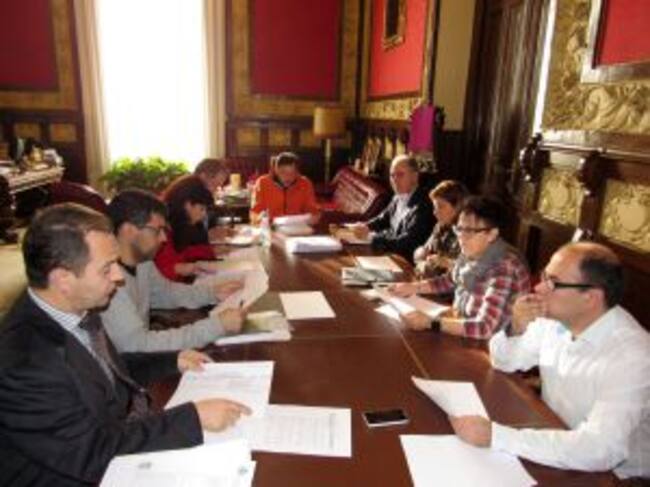 Oscar Puente preside la Junta de Gobierno en la Alcaldía