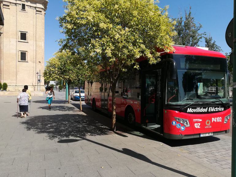 Uno de los buses electricos que se están probando en Zaragoza
