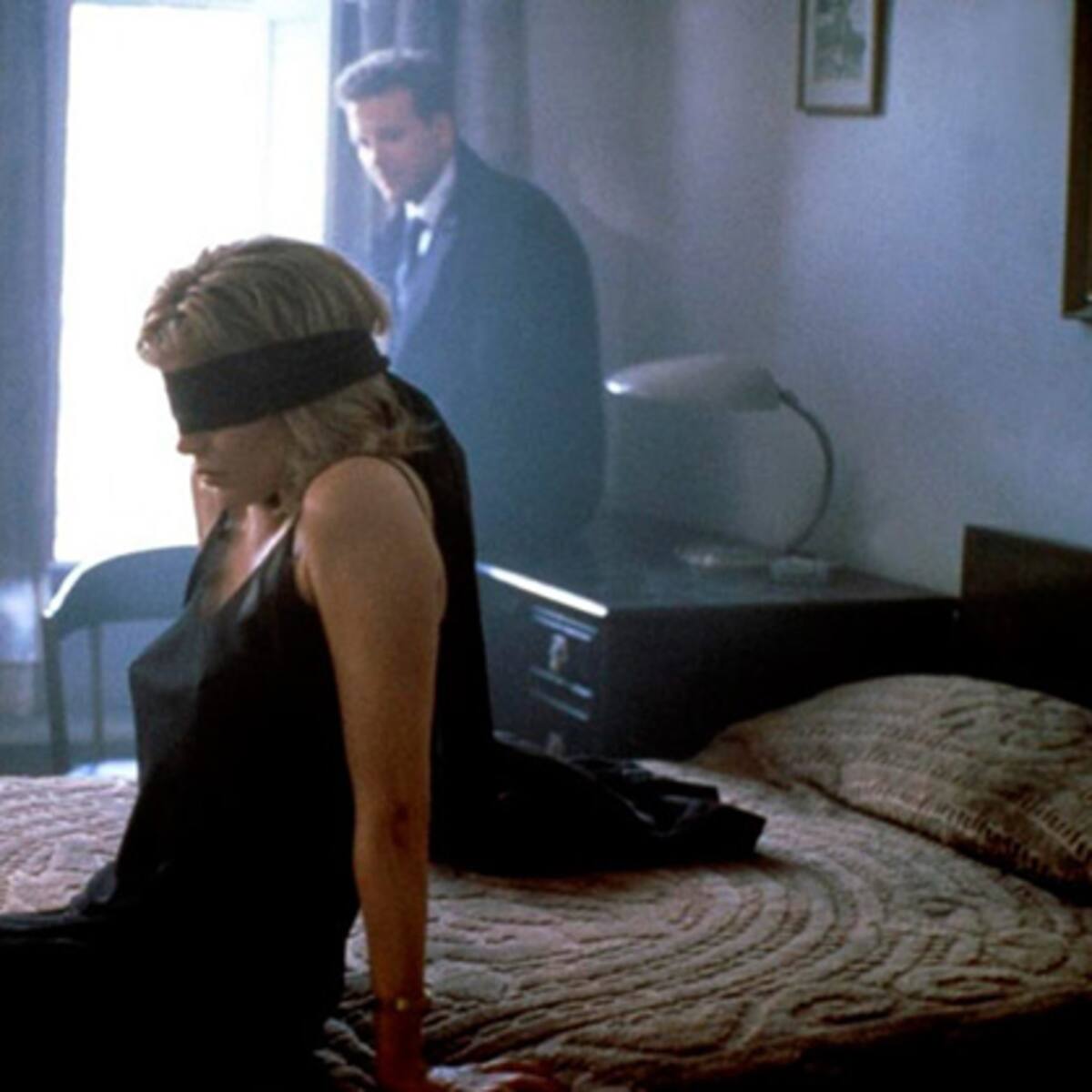 La escena censurada de 'Nueve semanas y media' tras los gritos del público