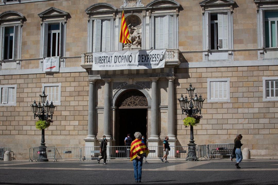 El Palau de la Generalitat en el momento en que el presidente de la Generalitat, Quim Torra, ha sido inhabilitado, estando él dentro del edificio, en Barcelona 