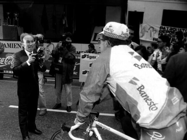 Antonio Prieto fotografía a Pedro Delgado en la tarde de sus respectivos homenajes