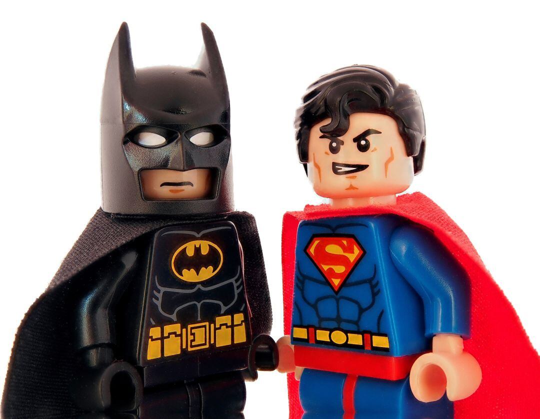 Batman y Superman también salen en la Lego-película.