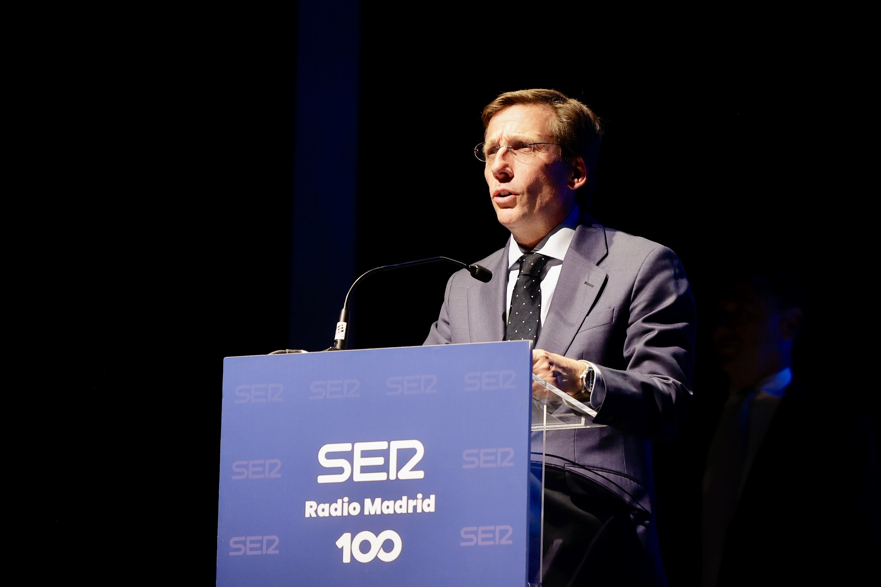 El alcalde de Madrid durante un acto por el centenario de Radio Madrid de la Cadena SER