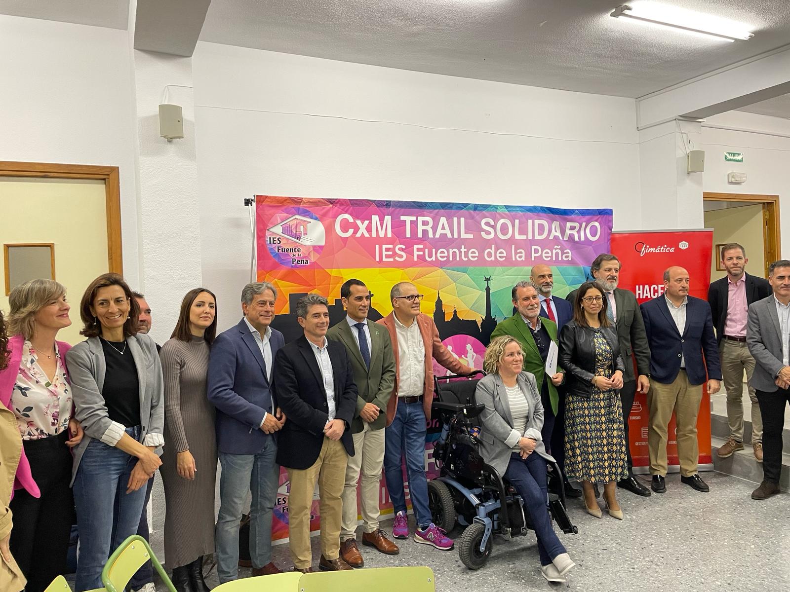 Organizadores y colaboradores del Trail Solidario que organiza el IES Fuente de la Peña en Jaén.