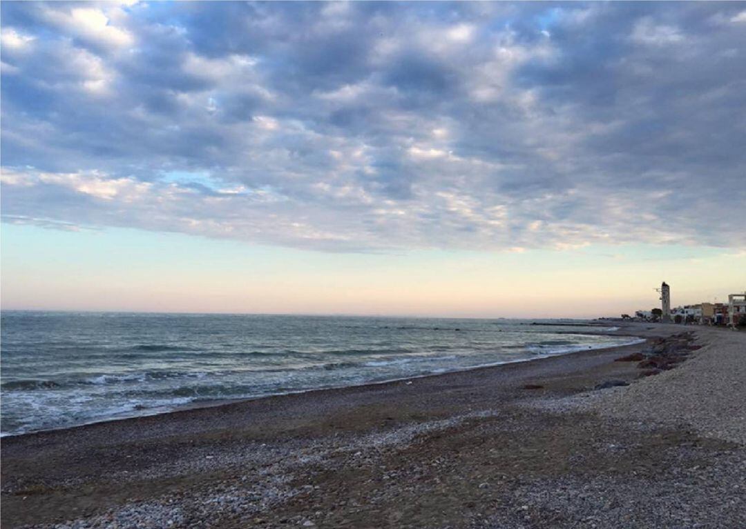 Las playas cerraron ayer debido a la presencia de restos fecales