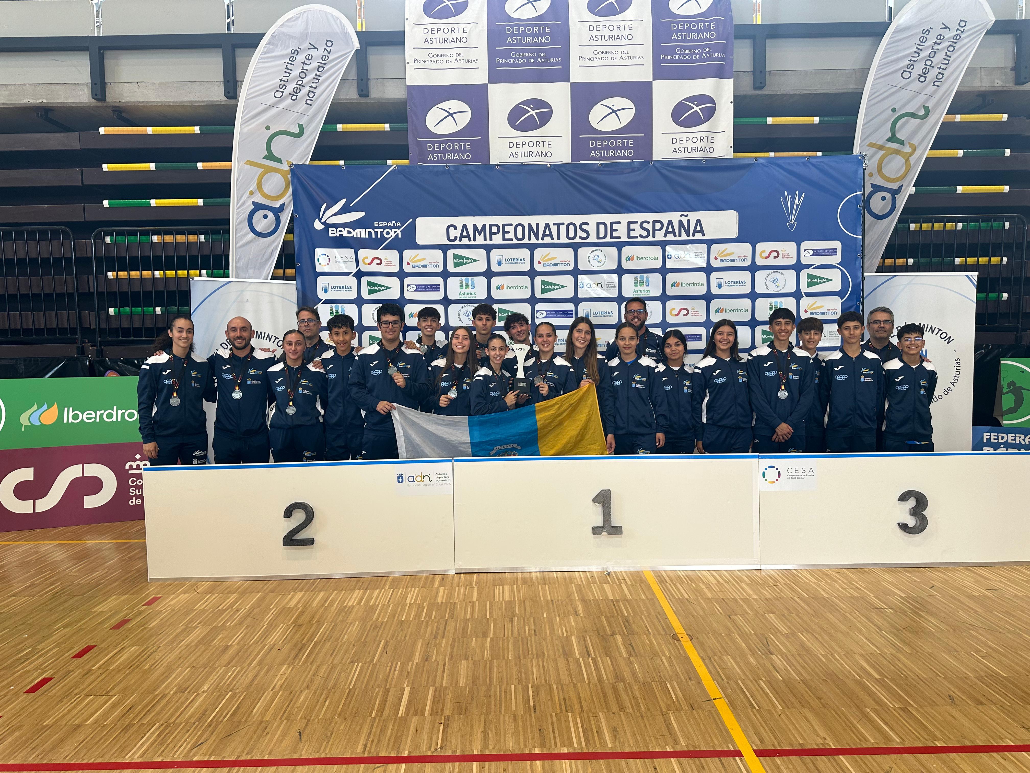 La lanzaroteña Graciela Müggler con la Selección de Canarias en el Campeonato de España de Bádminton.