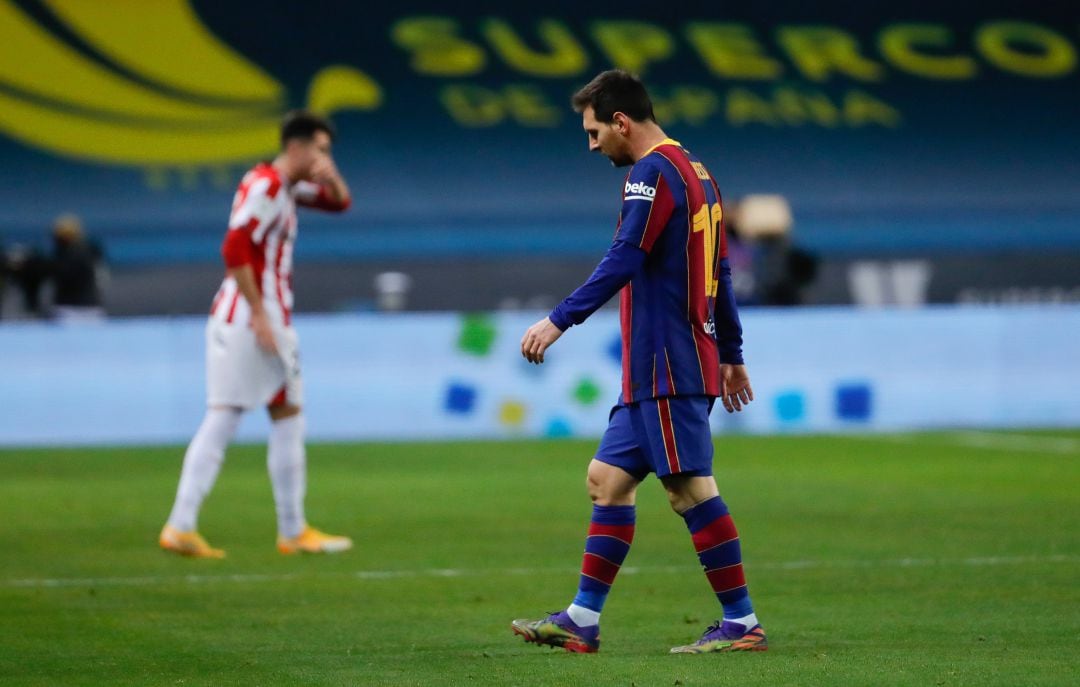 Messi abandona la final tras ser expulsado.