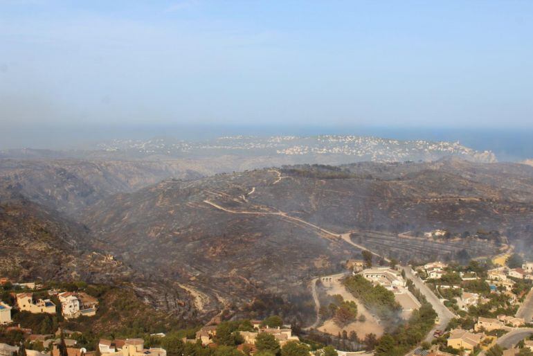 Vista aérea de parte de la superficie calcinada por el incendio de Xàbia del pasado mes de septiembre