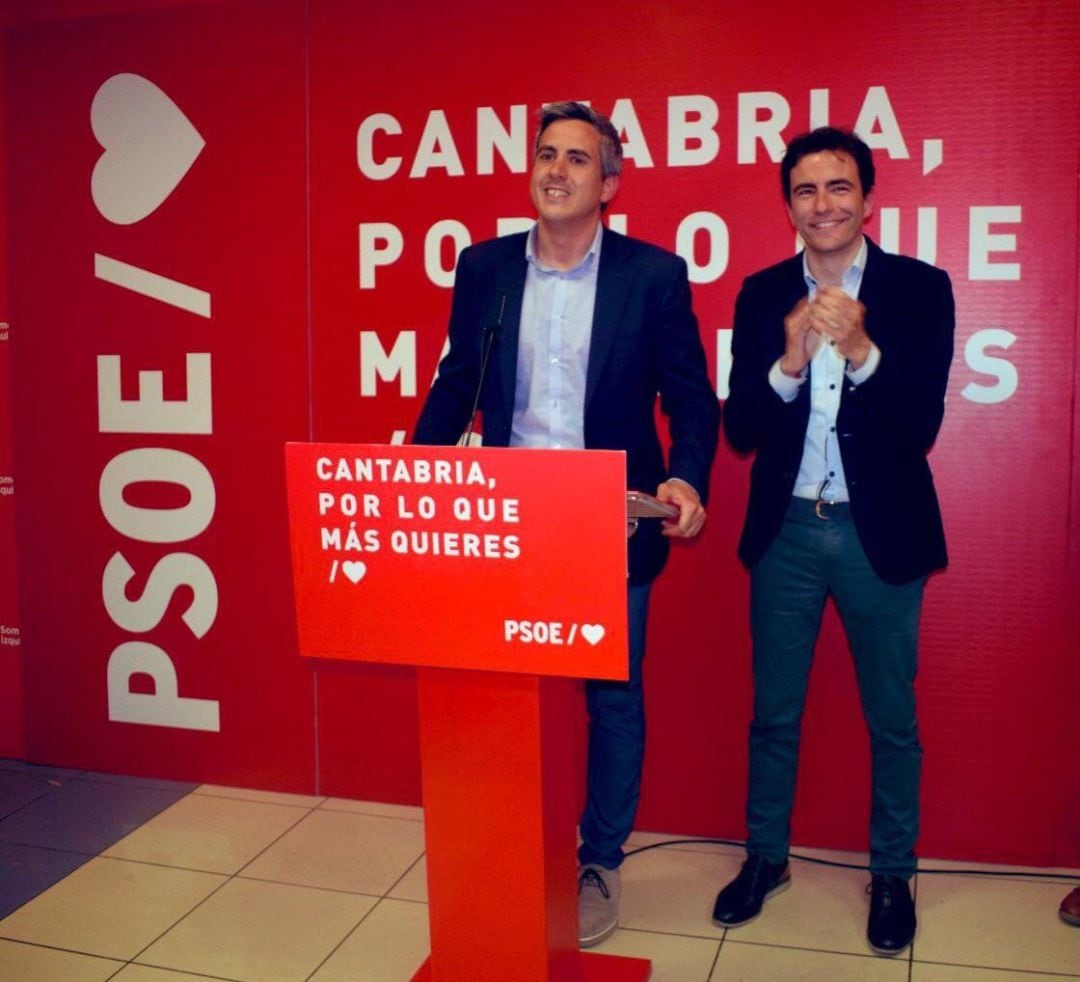 Pablo Zuloaga junto a Pedro Casares.