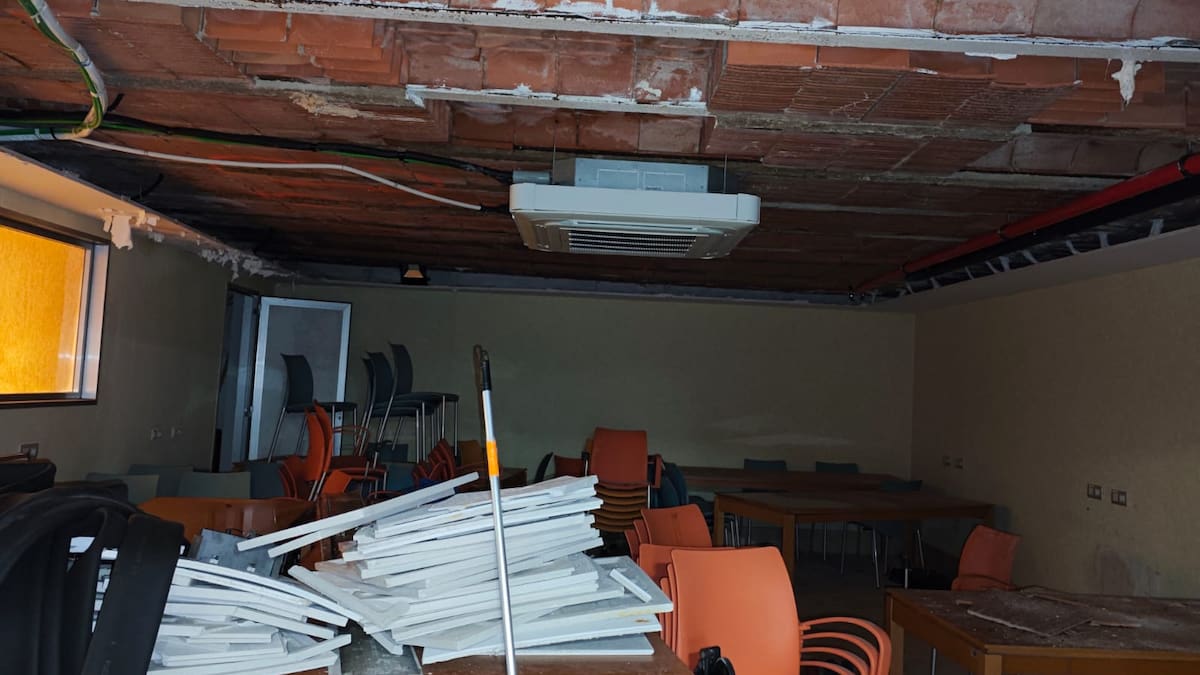 Las humedades vuelven a tomar la Biblioteca Central de Benidorm