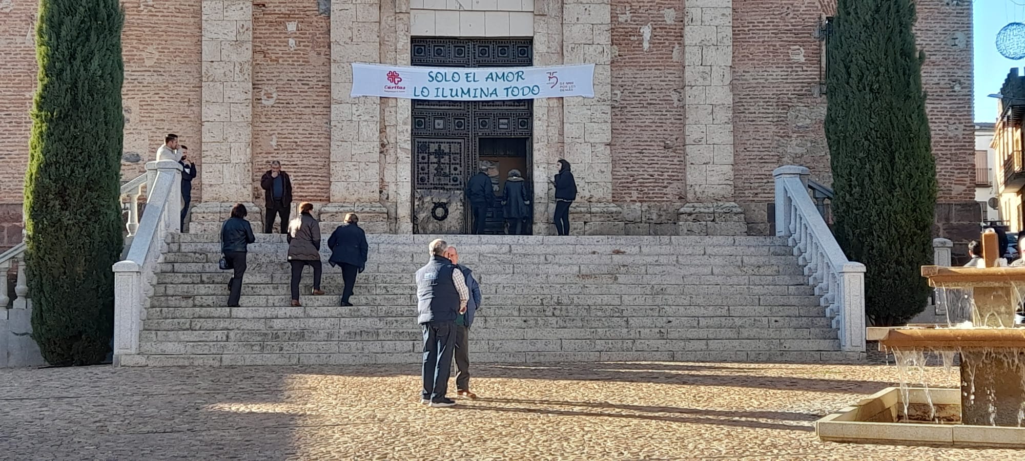 Fachada de la parroquia Nuestra Señora de la Asunción donde se ha celebrado el sepelio de Belén