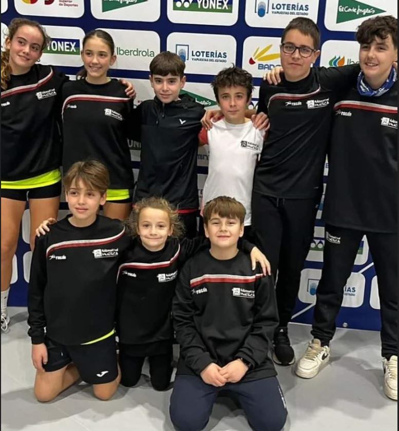 Representantes del Bádminton Huesca