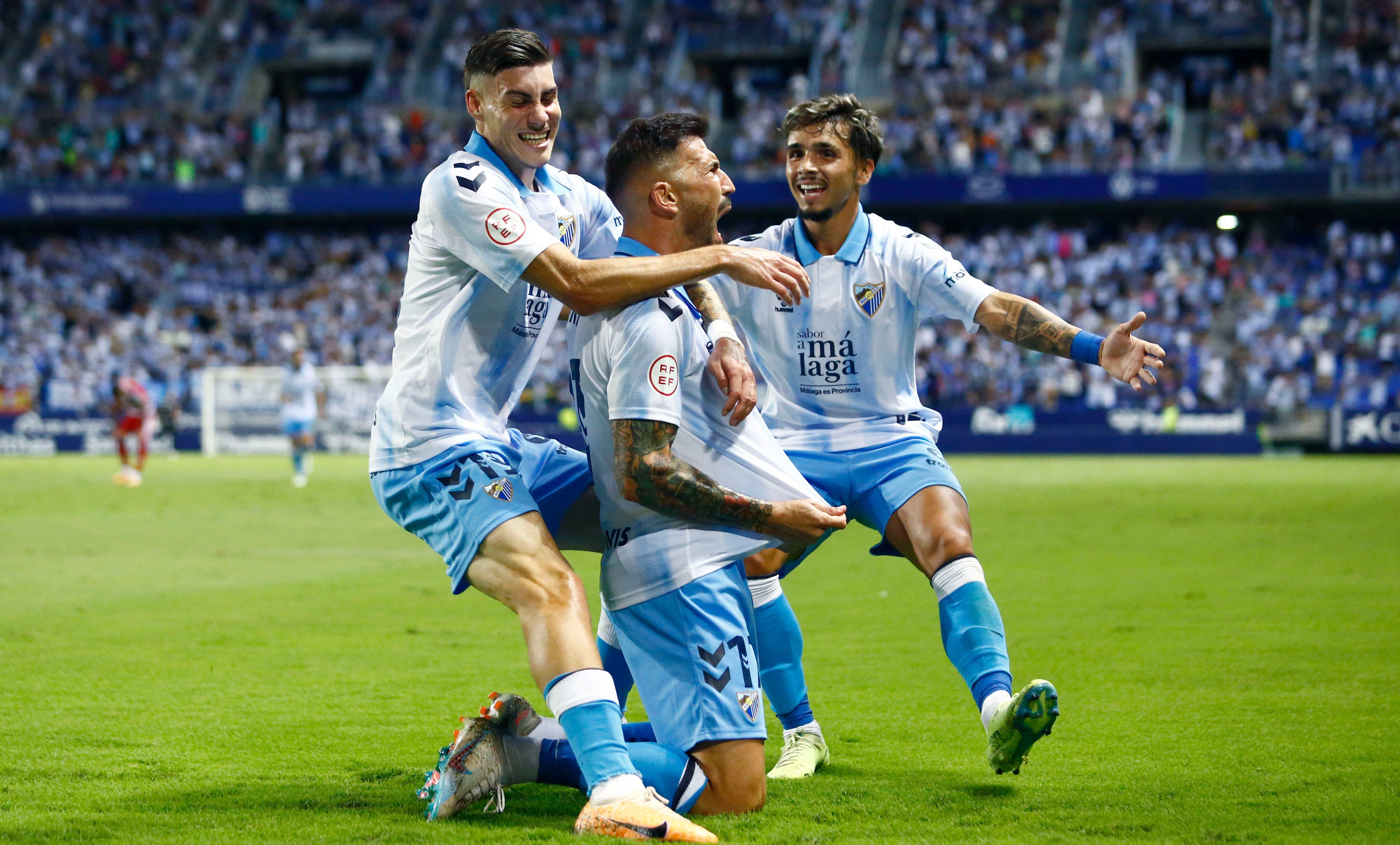 Celebración del gol de Dioni contra el Recreativo Granada en La Rosaleda