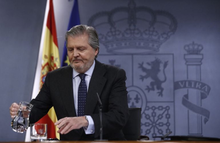 El portavoz del Gobierno y ministro de Educación y Cultura, Íñigo Méndez de Vigo, durante la rueda de prensa posterior al Consejo de Ministros.