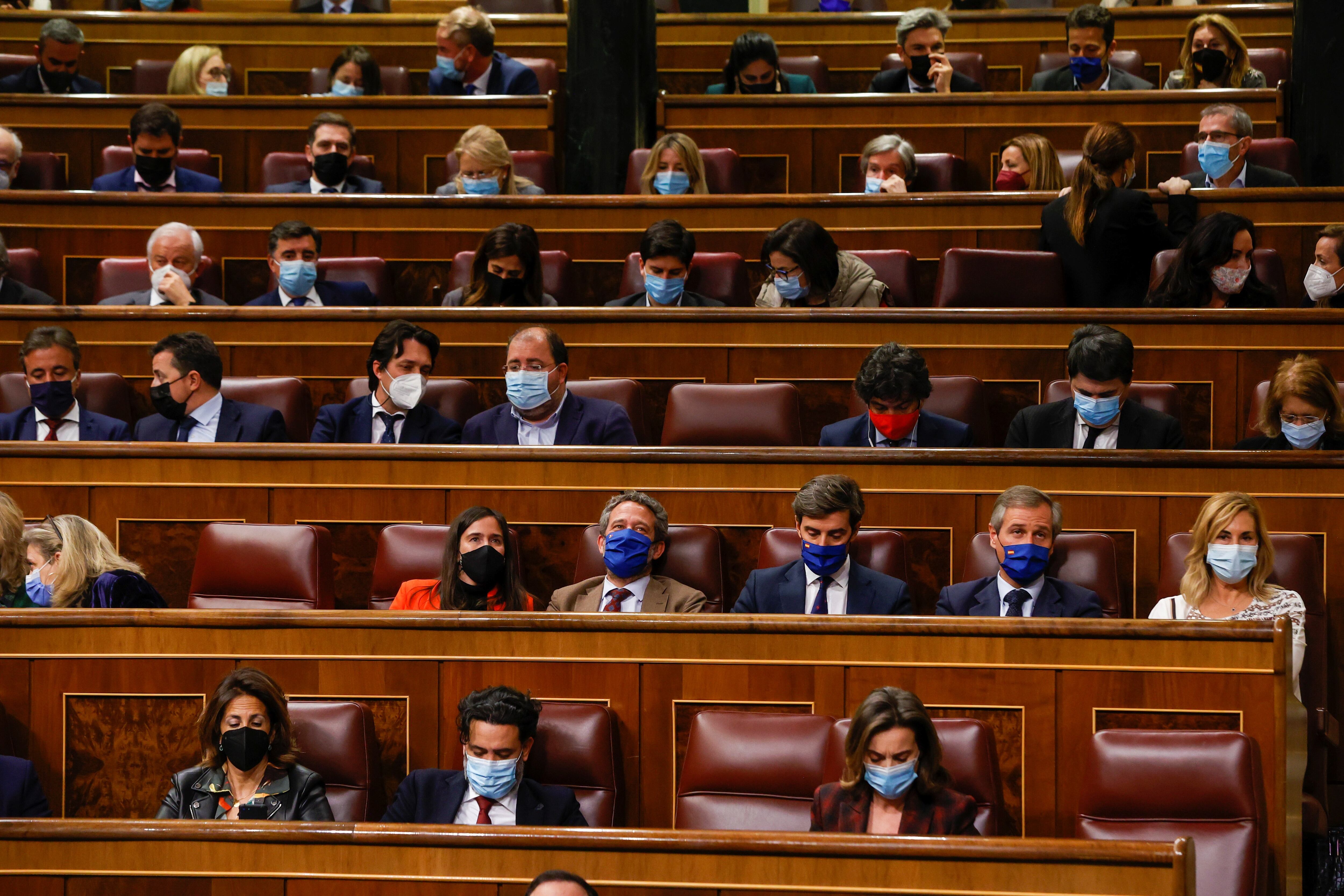 MADRID, 22/02/2022.- La bancada del PP, sin el presidente del partido, Pablo Casado, ni el hasta hoy secretario general, Teodoro García Egea, durante el pleno del Congreso de los Diputados celebrado este martes en Madrid. EFE/ J.J.Guillén
