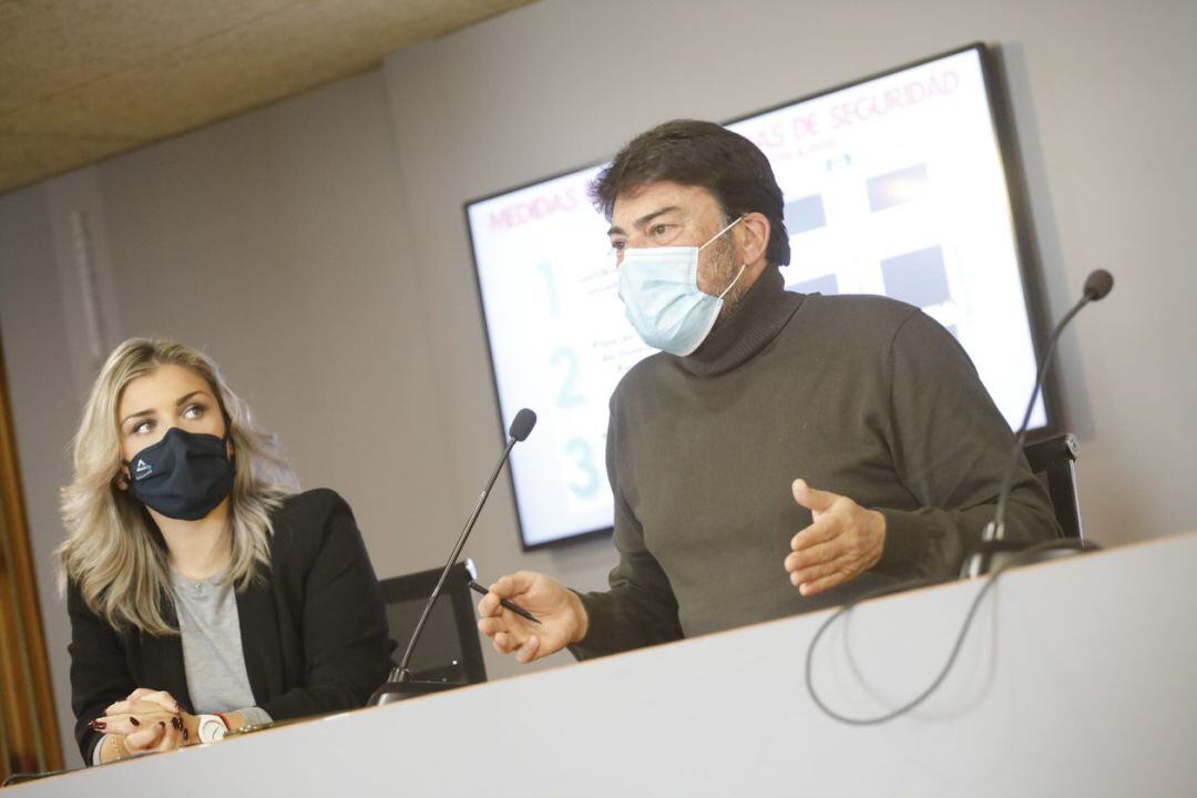 Imagen de archivo del alcalde Barcala y la vicealcaldesa Sánchez en una rueda de prensa