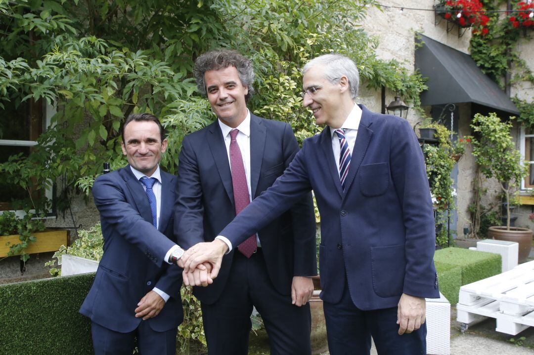 De izquierda a derecha: Manuel Vázquez, Marcos Feire y Francisco Conde