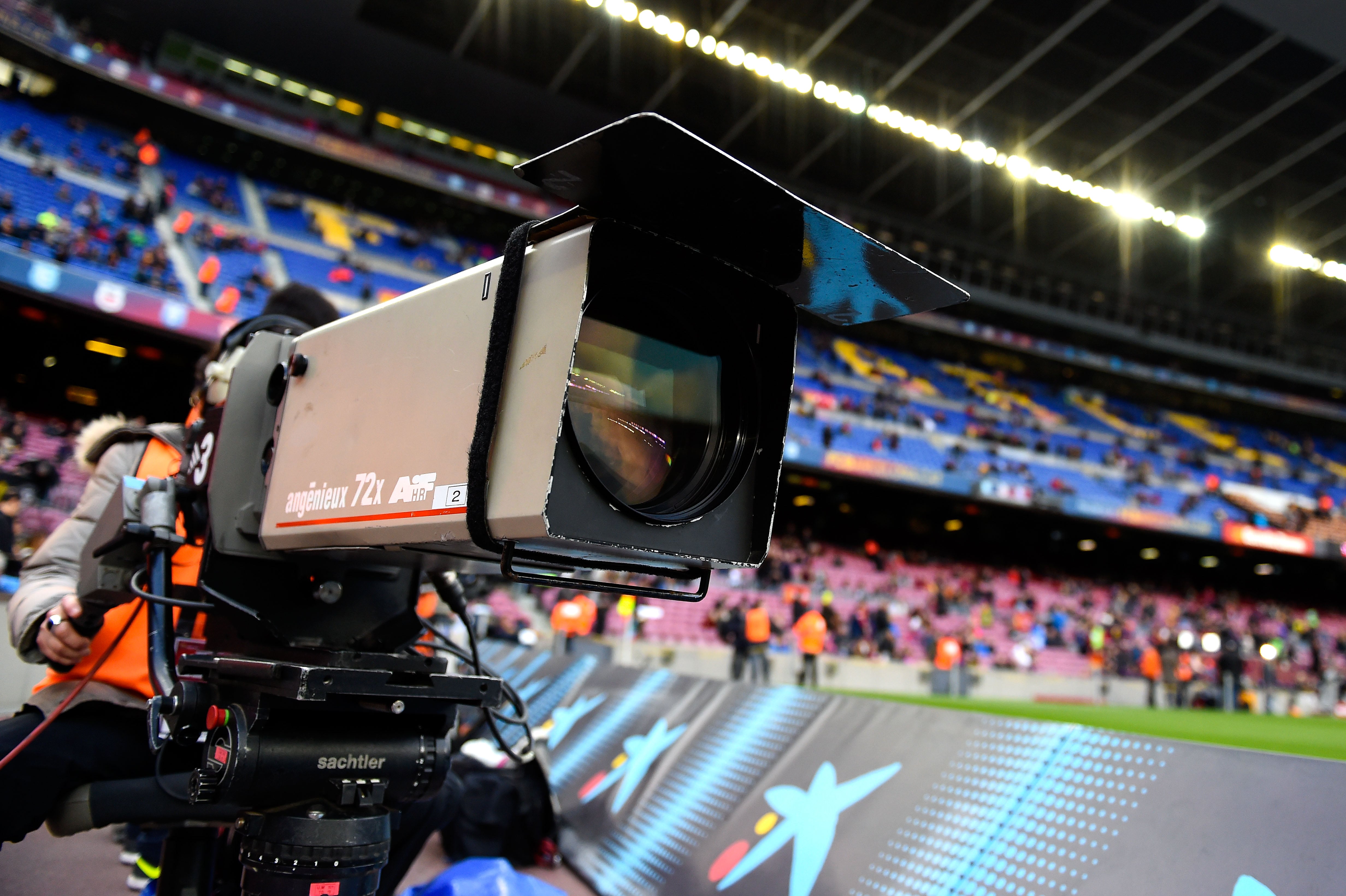 Cámara de retransmisión durante un partido de LaLiga