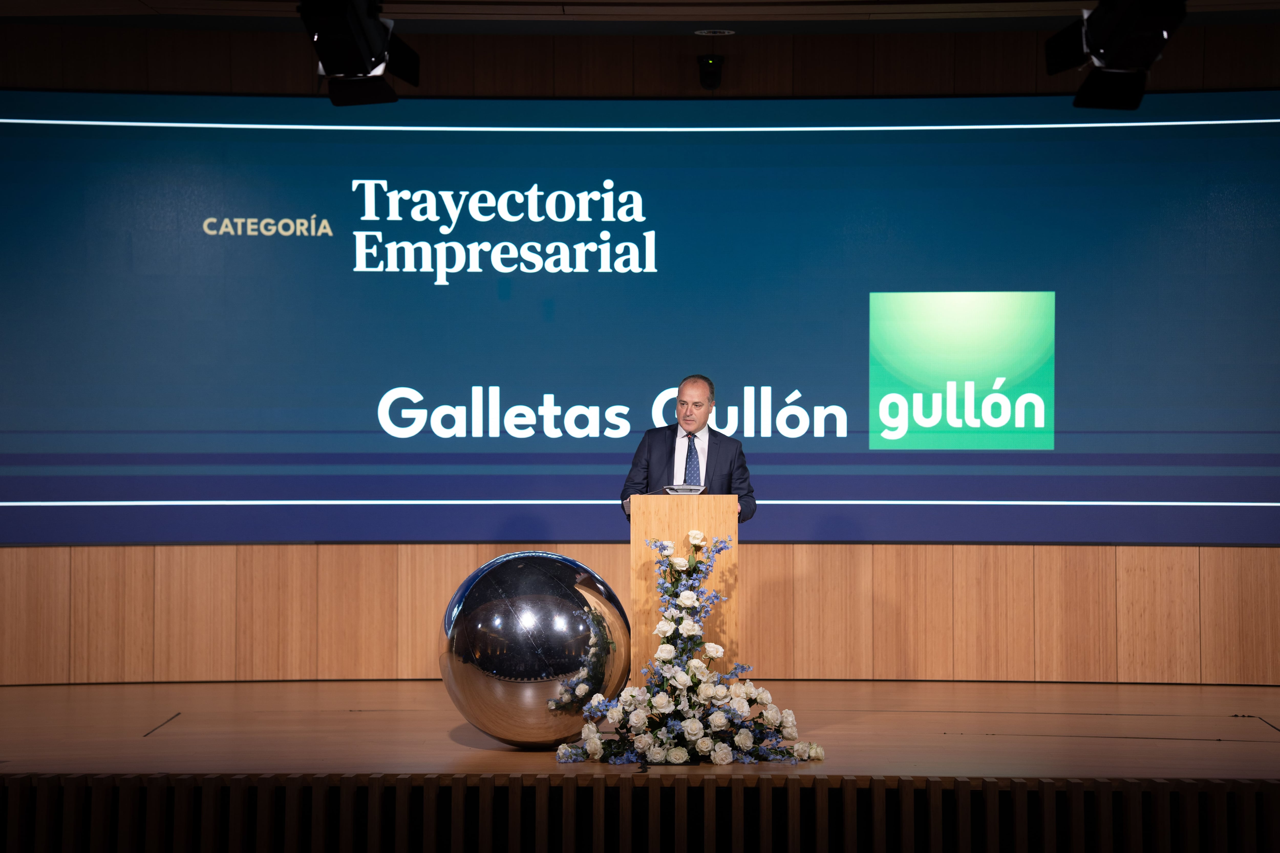 David Casañ, director corporativo de Galletas Gullón, recoge el Premio Aster a la Trayectoria Empresarial de ESIC University