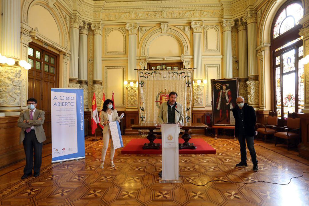 Presentación de 'A cielo abierto' en el Ayuntamiento de Valladolid