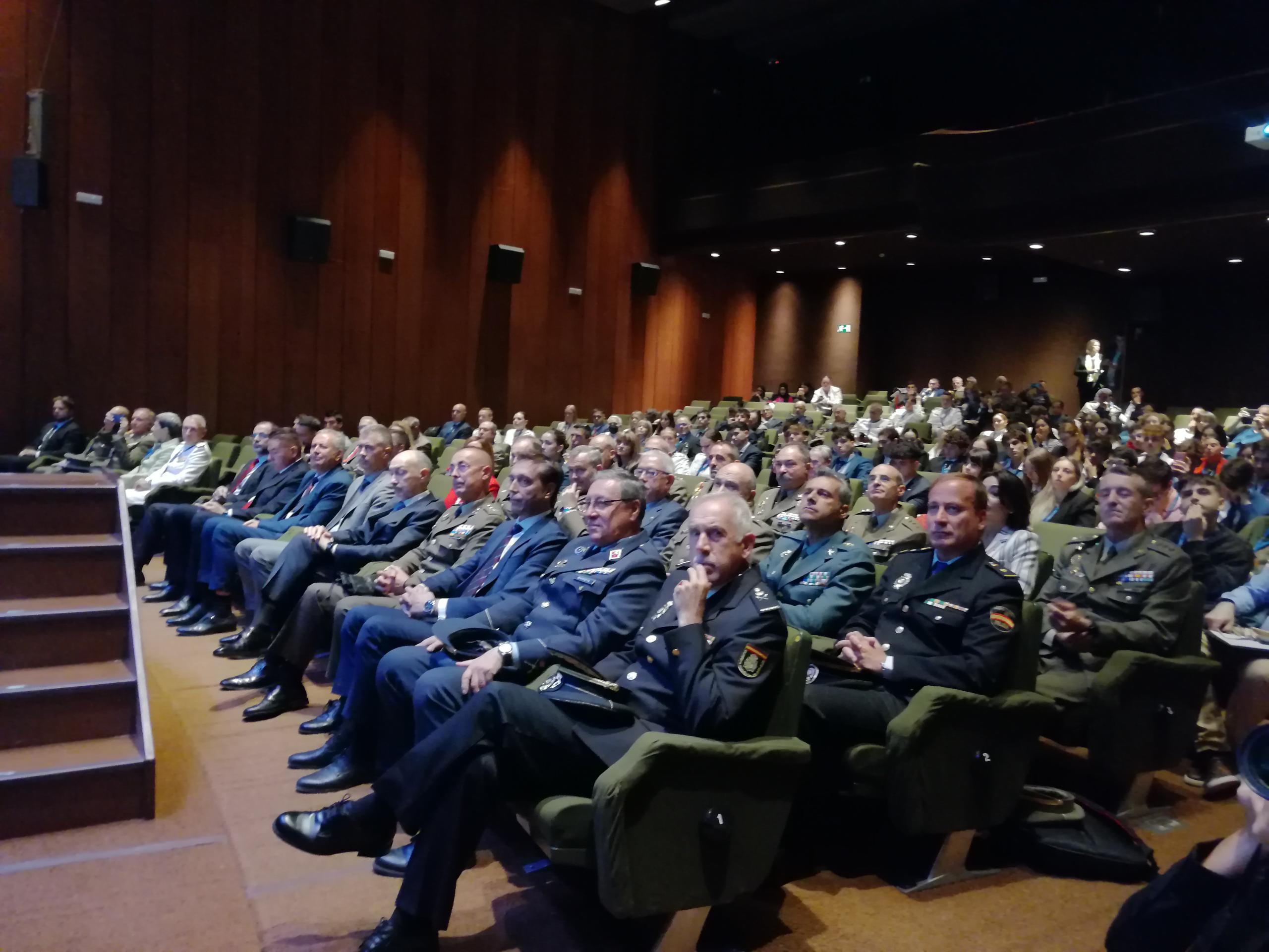 Expertos en el campo de la seguridad y la defensa debatirán a lo largo de la semana del curso