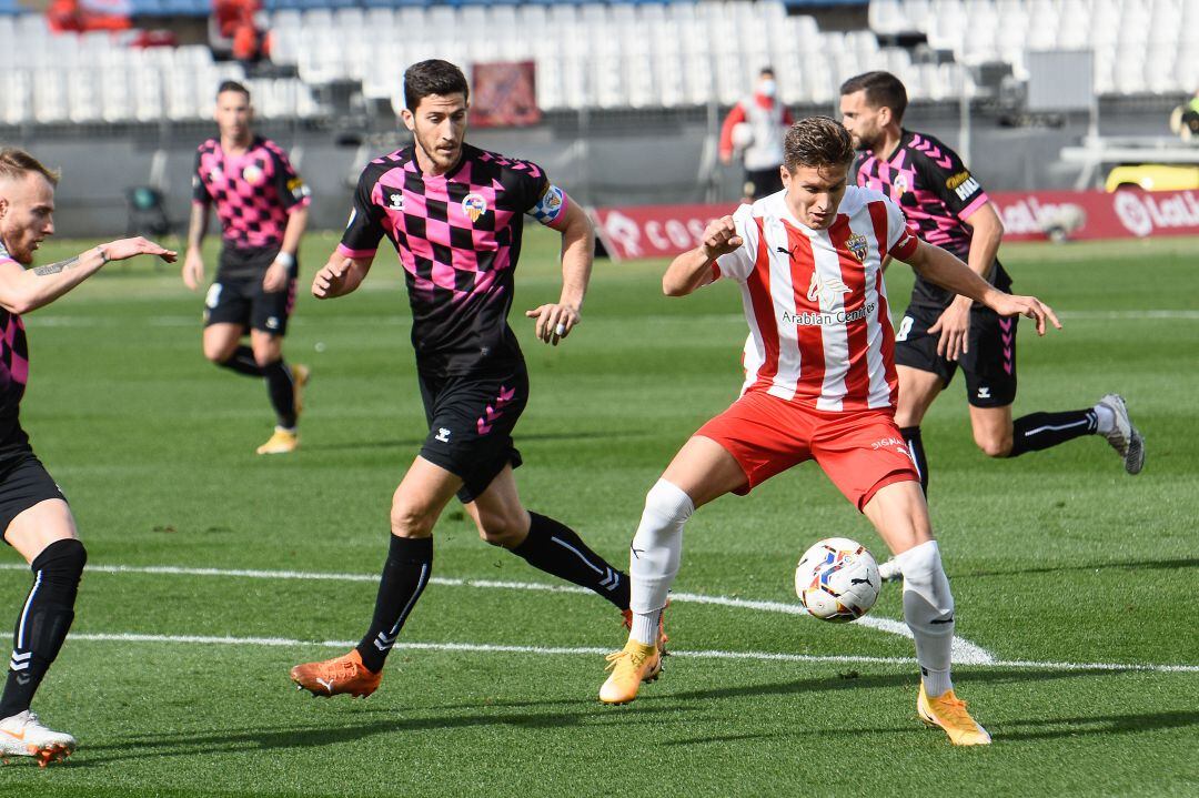Corpas en el Almería-Sabadell.