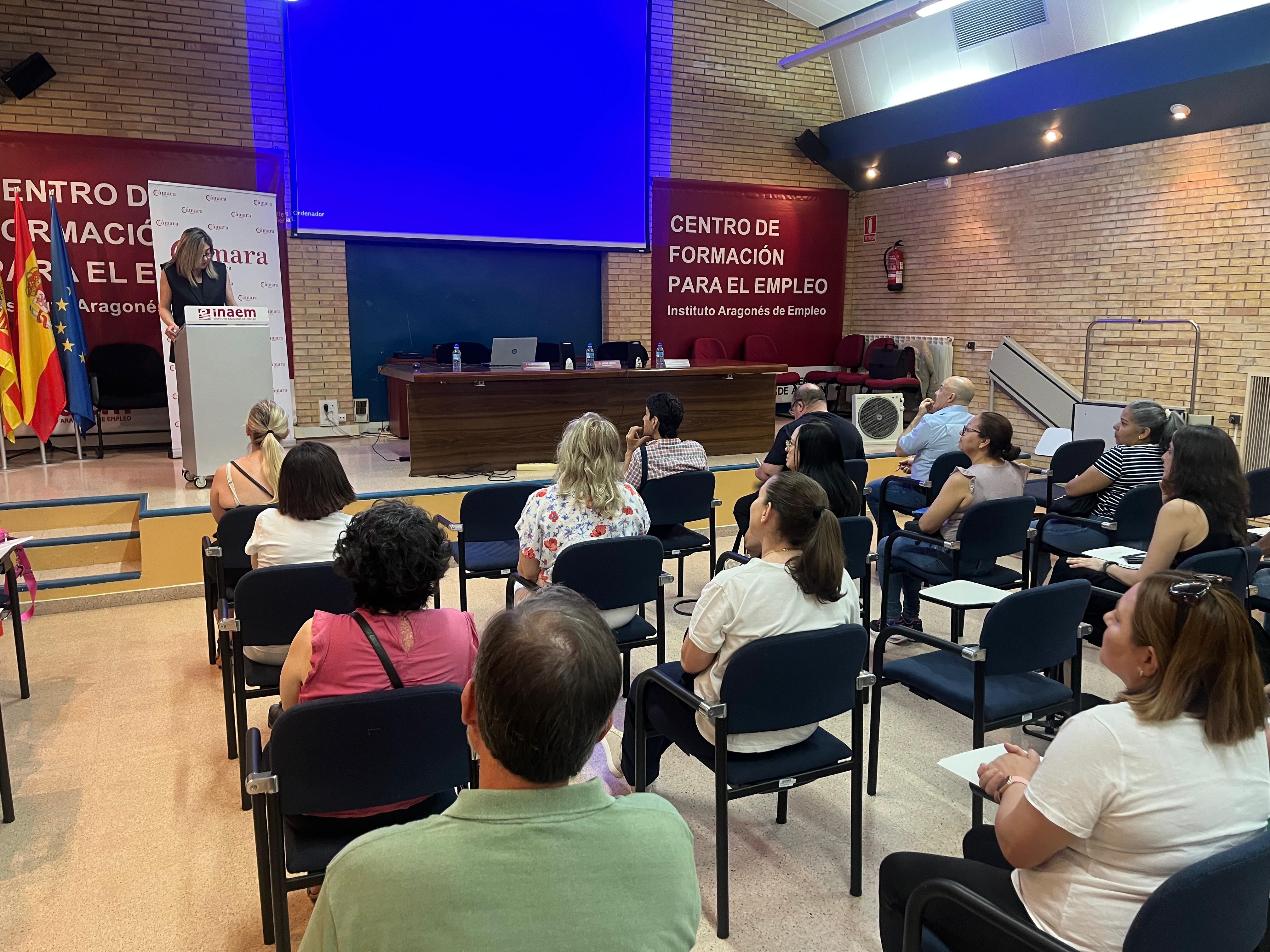 Inauguración de la jornada de la Cámara de Comercio de Huesca y el Inaem