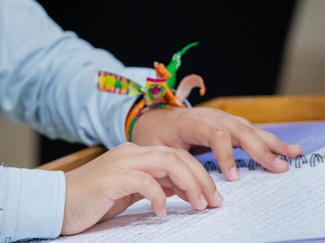 El manifiesto de este año ha sido leído por un niño ciego a través del sistema Braiile. JUNTA de EXTREMADURA