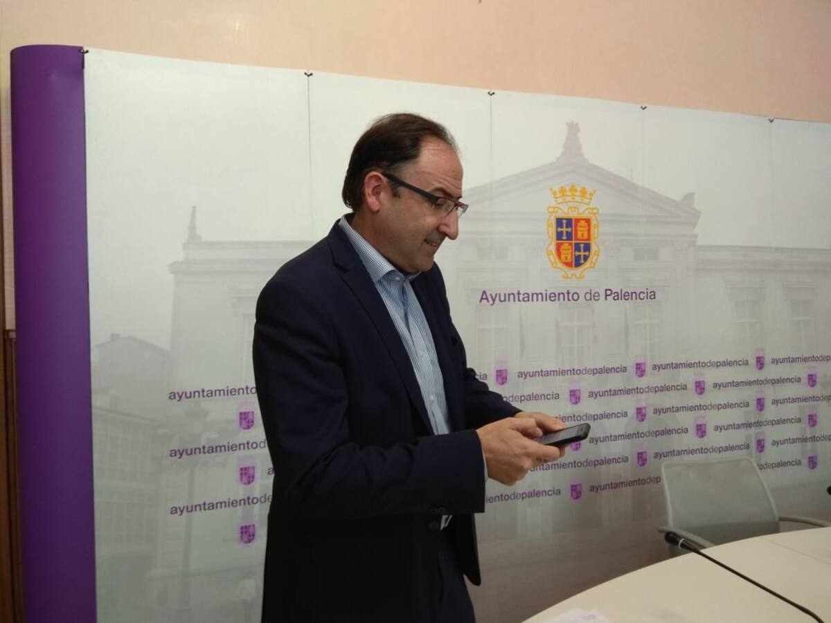 El Alcalde defiende la actuación municipal en la gestión de la calle Jardines