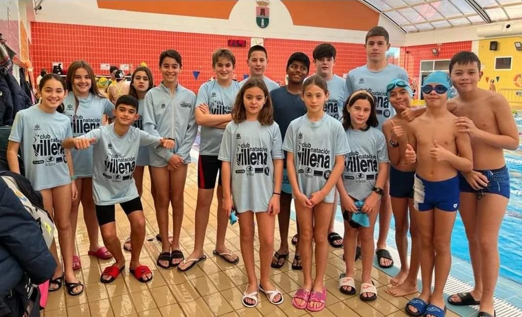 Nadadores del Club Natación Villena