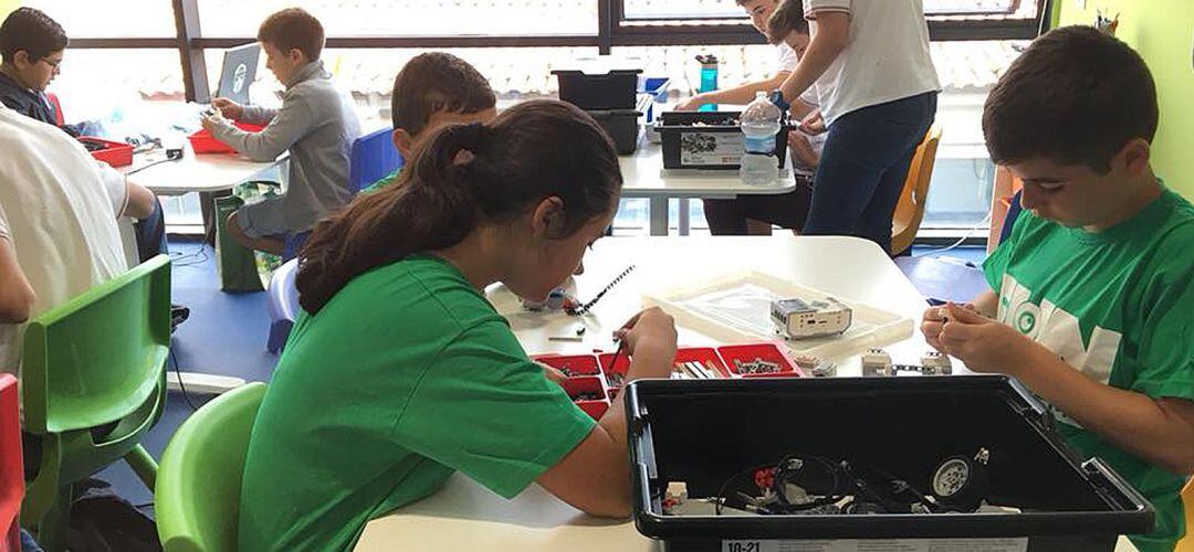 La academia está en Calle de Alcobendas, 23, de Leganés.