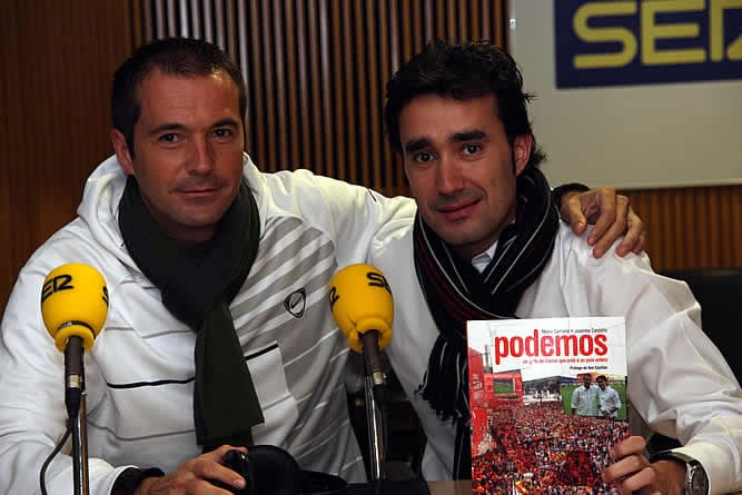 Manu Carreño y Juanma Castaño, autores del libro <i>Podemos</i>