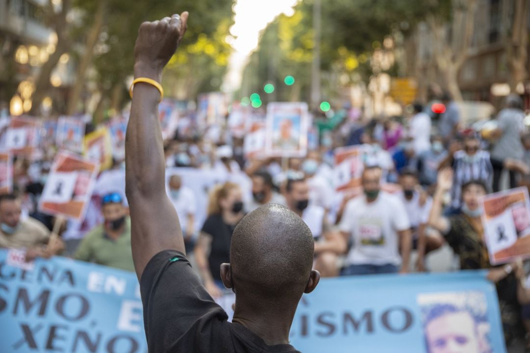 Manifestación contra el racismo en Murcia el pasado junio, tras el asesinato xenofobo del joven marroquí Younes Bilal en Mazarrón. 