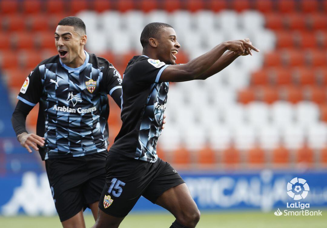 Akieme celebra su gol en Lugo. 