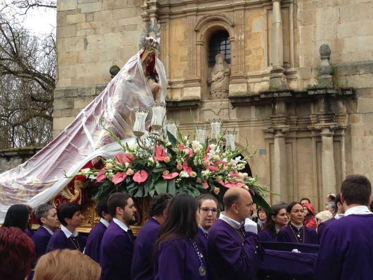 Imagen de la procesión del Lunes de Pascua de Cacabelos