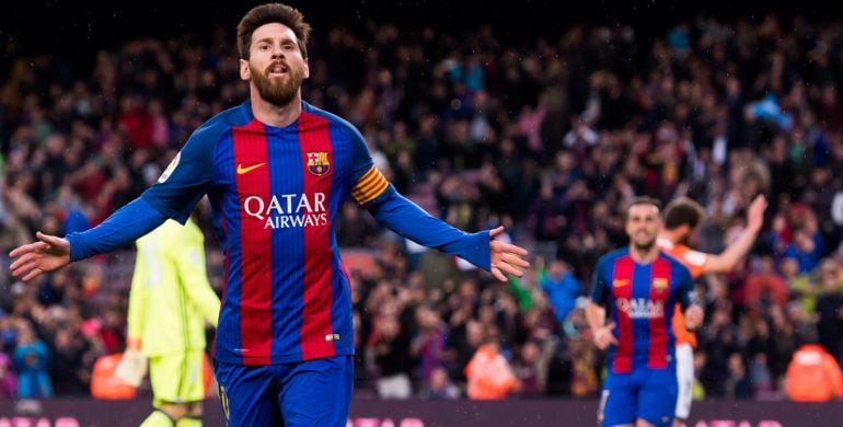 Messi celebra su primer gol a Osasuna.