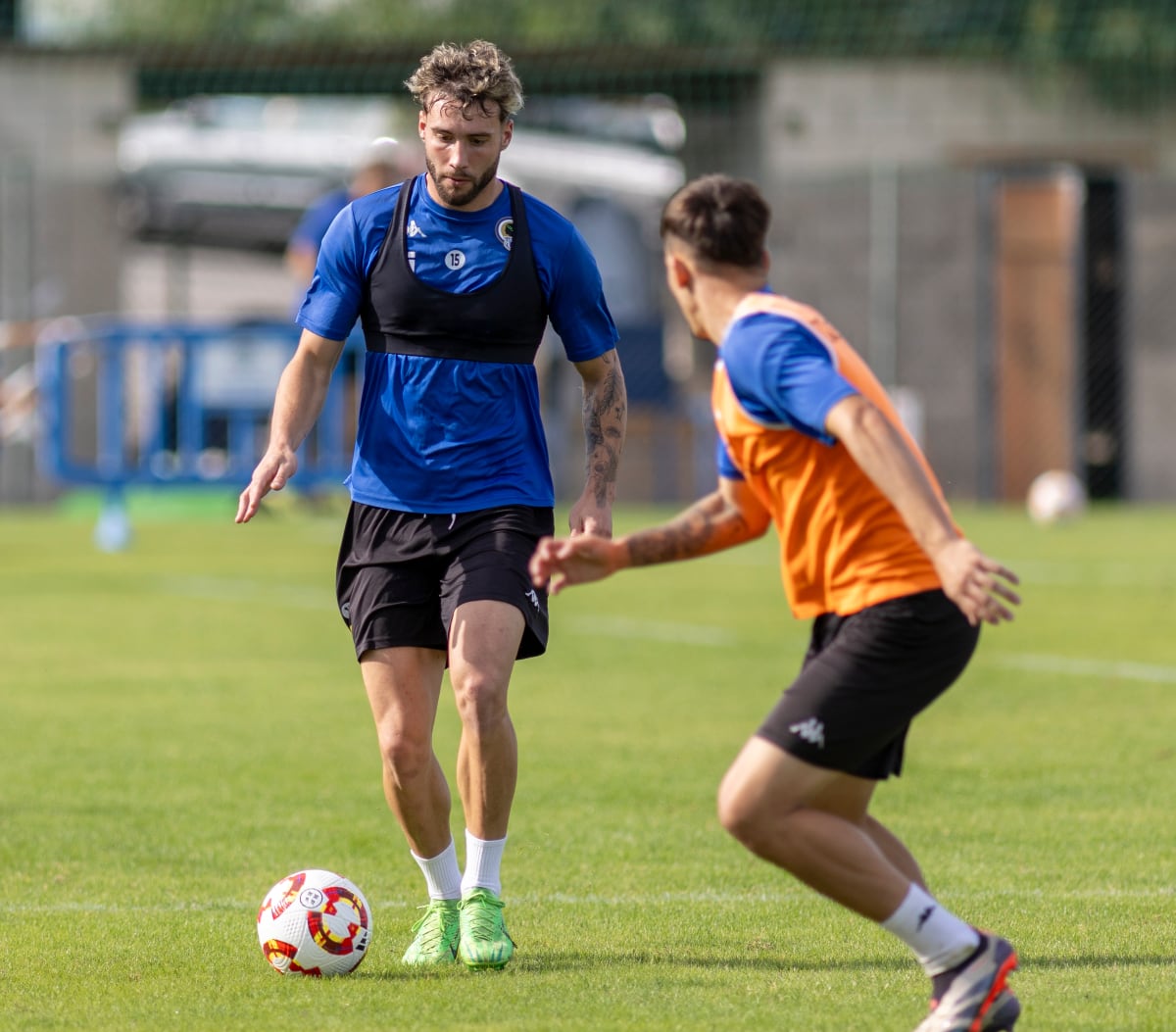 Samu Vázquez, jugador del Hércules, entrenándose en las instalaciones de Fontcalent