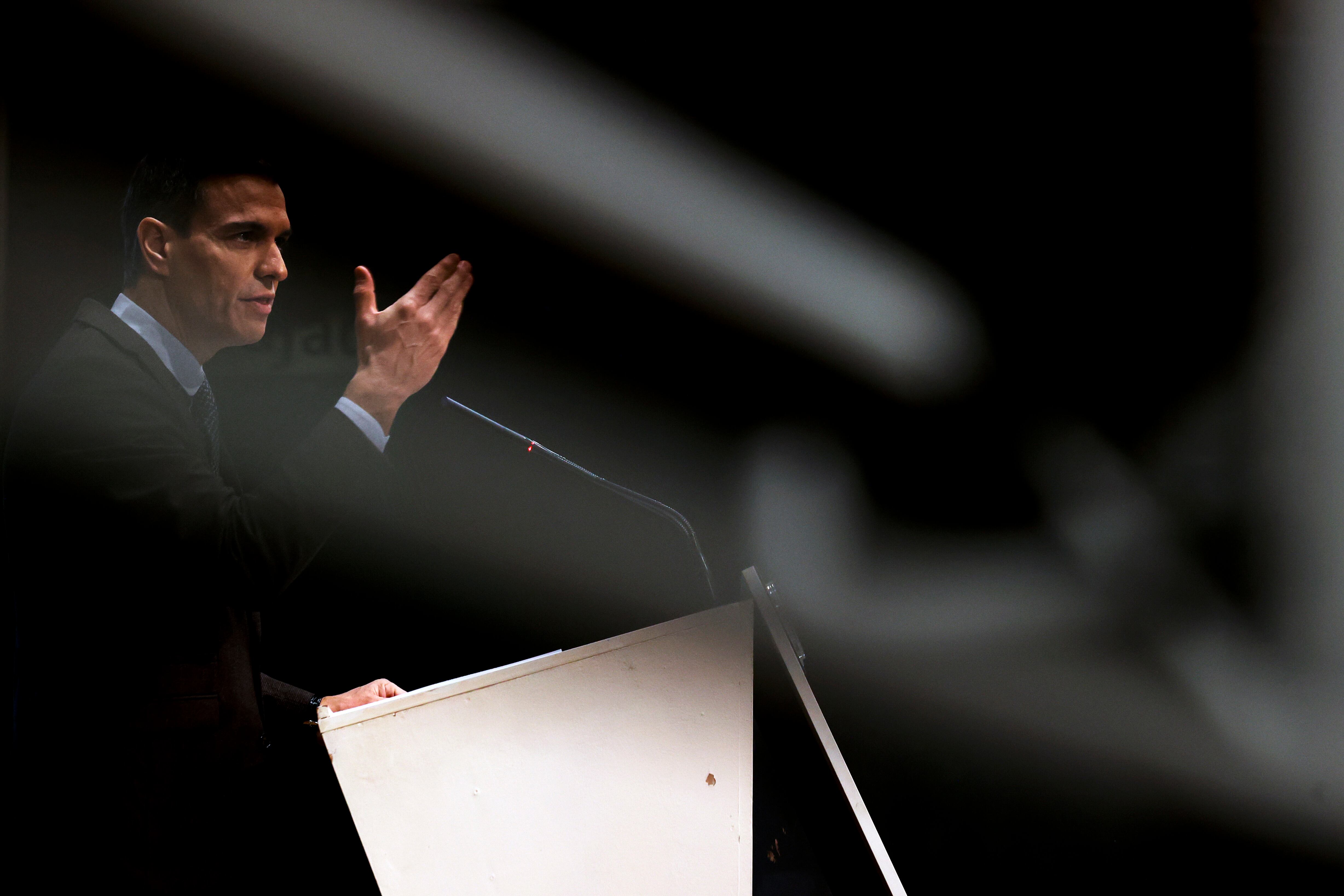 El presidente del Gobierno, Pedro Sánchez, interviene en la inauguración de las jornadas confederales de acción sindical, este miércoles en la sede de UGT, en Madrid.
