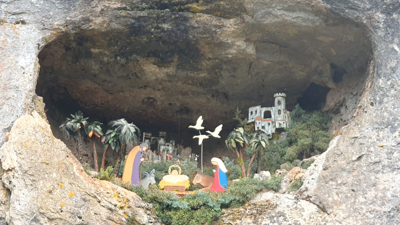 Belén de la asociación Los Gansos de San Fer en Fuente Albilla, junto a la cueva de Los tres gamones.