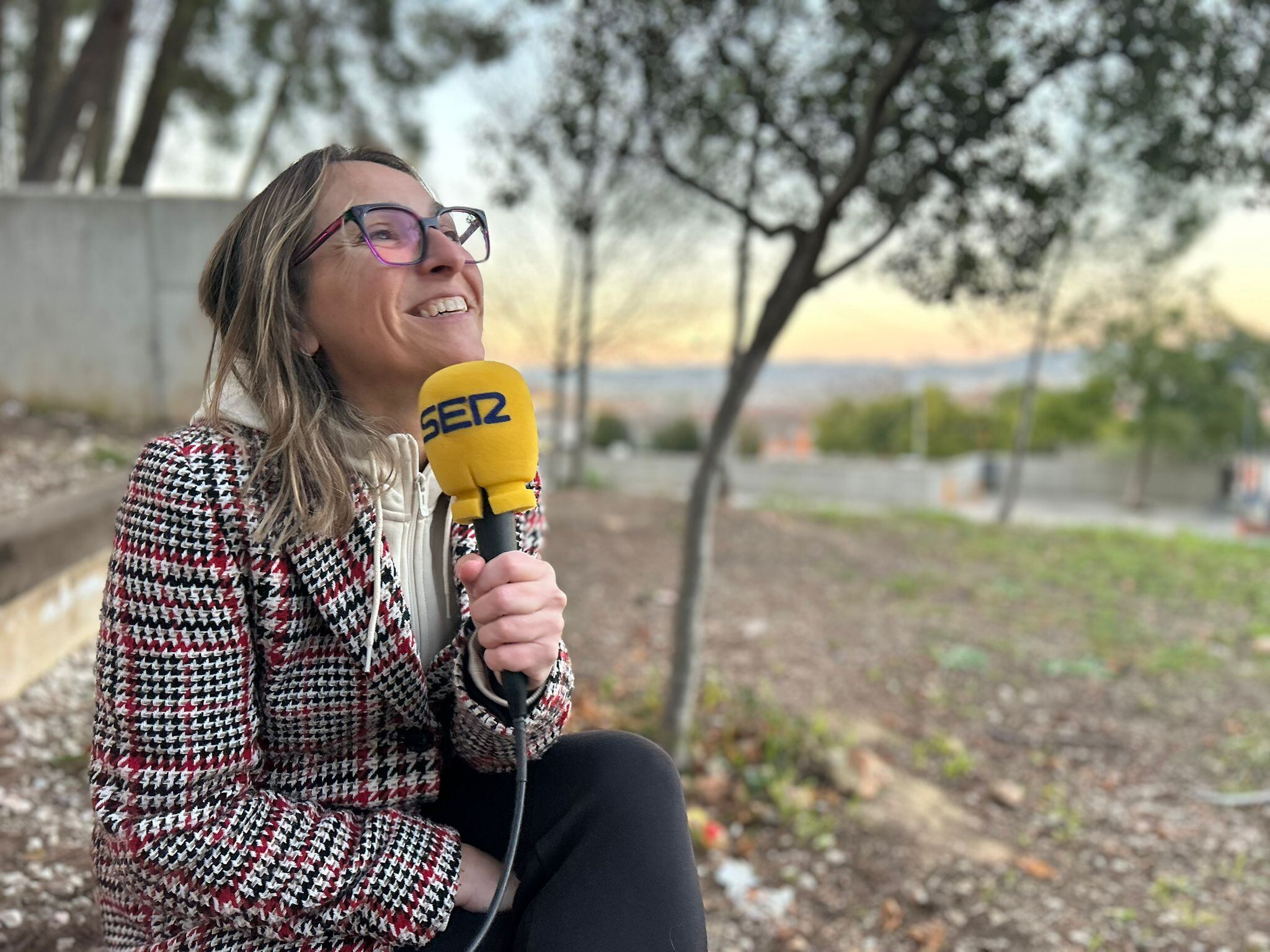 Lorena Cayuela en Radio Xàtiva Cadena SER. Fuente: Radio Xàtiva Cadena SER