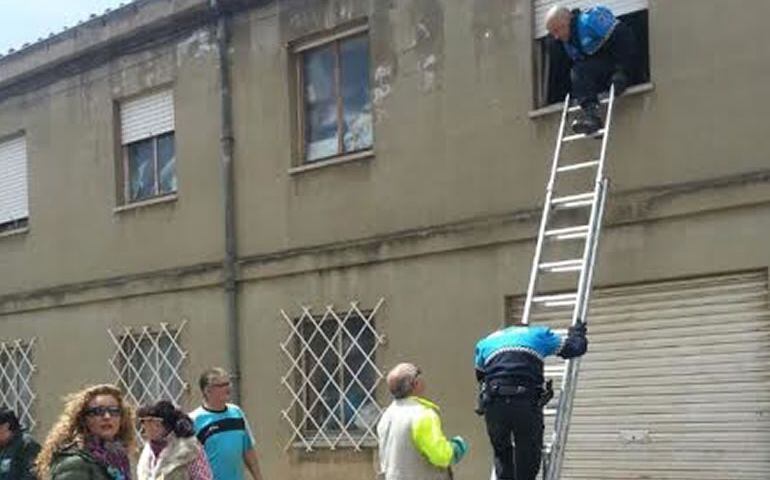 El candidato del Partido Autonomista Leonés en San Andrés del Rabanedo ha hallado un cadáver en uno de los domicilios del municipio mientras realizaban su campaña puerta a puerta.