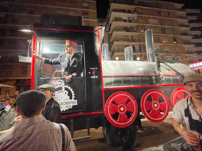 Expreso con La Cruspida fue segundo en el concurso de carrozas