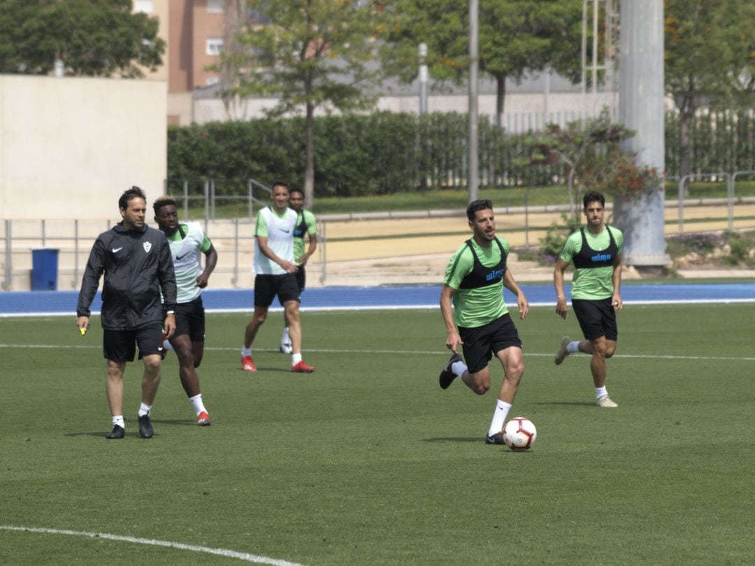 Fran Fernández siguiendo una acción de Juan Carlos.