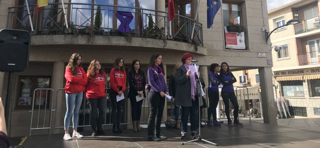 Lectura del manifiesto en la Plaza de la Villa