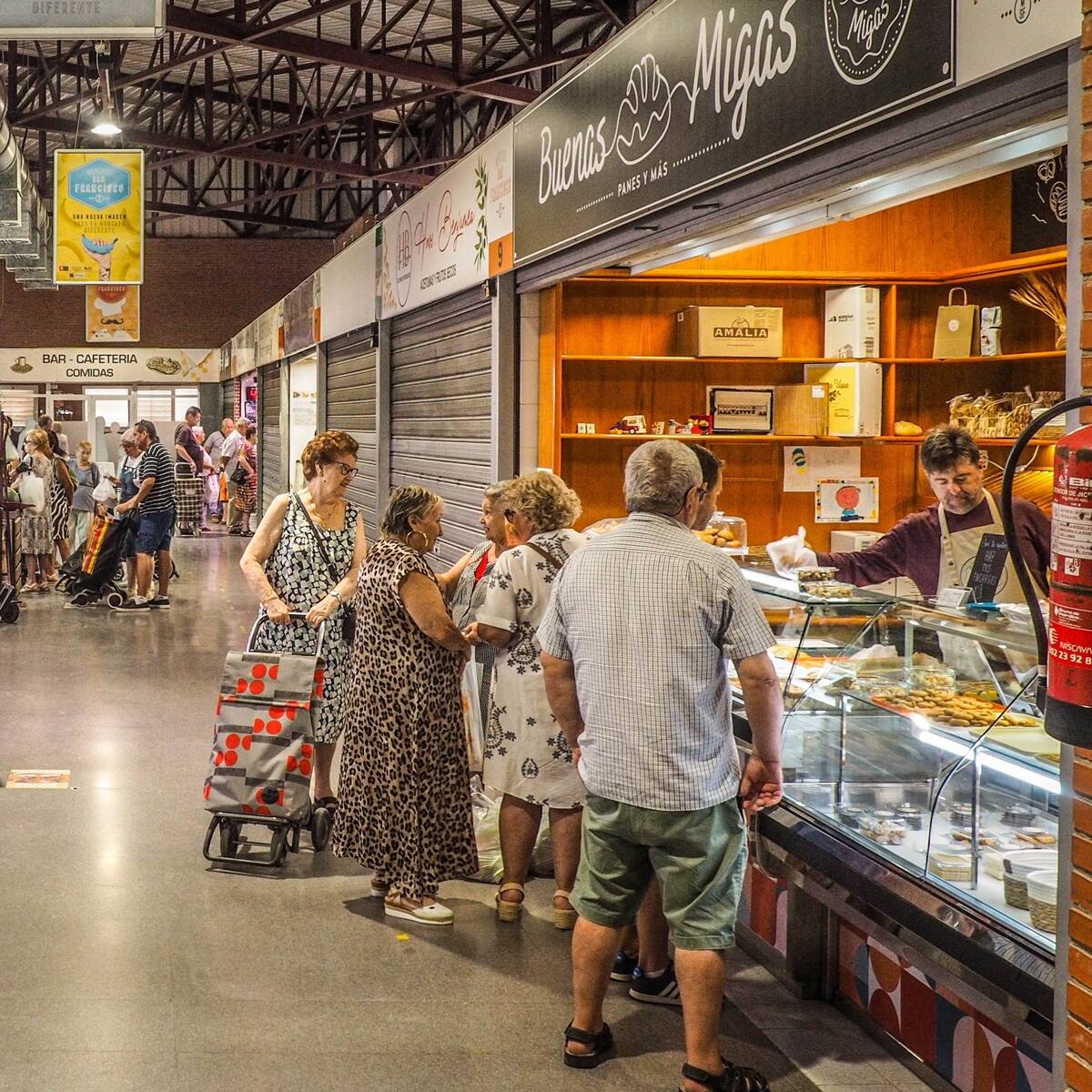 El mercado de San Francisco de Sales de Elda se consolida como referente local